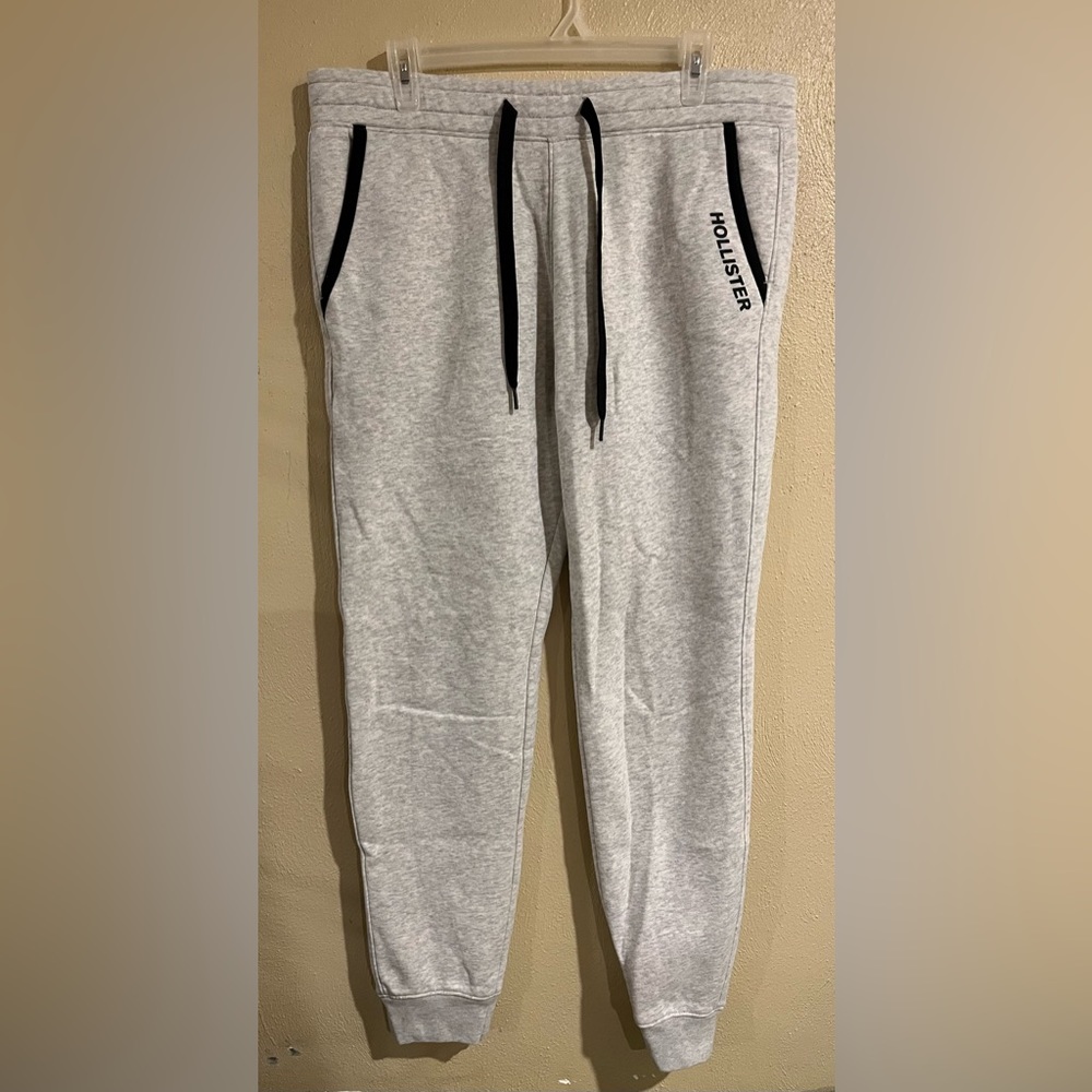 Hollister joggers